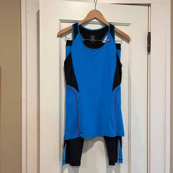 Sweaty Betty Other - 2-PIECE SET: Sweaty Betty Tank Top and Cropped Leggings